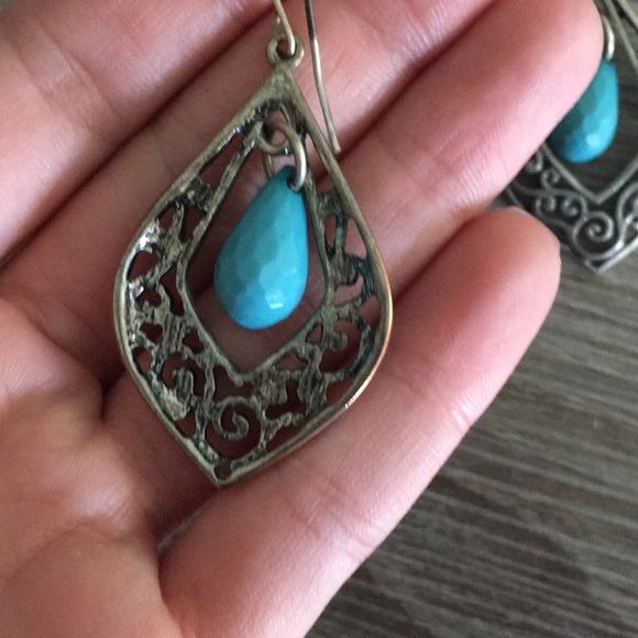 Earrings - Picture 2 of 3